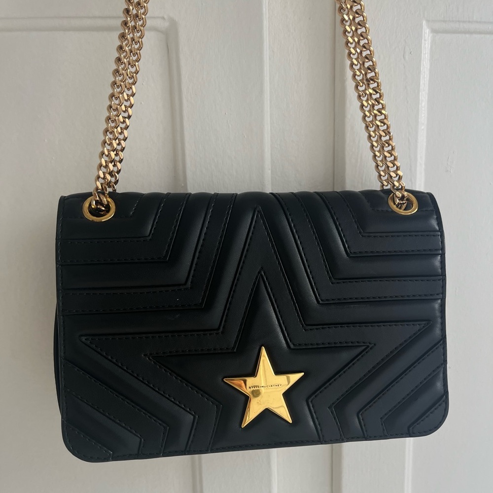 This beautiful Stella McCartney star bag is in perfect condition.